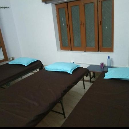 Mannat Rooms Allāhābād Junction Buitenkant foto