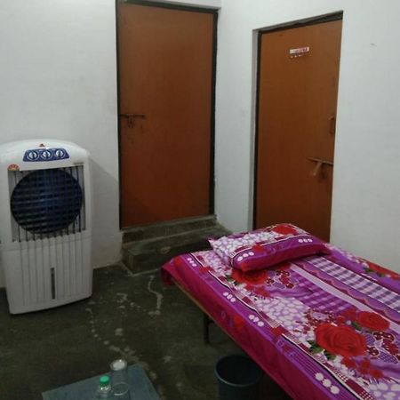 Mannat Rooms Allāhābād Junction Buitenkant foto
