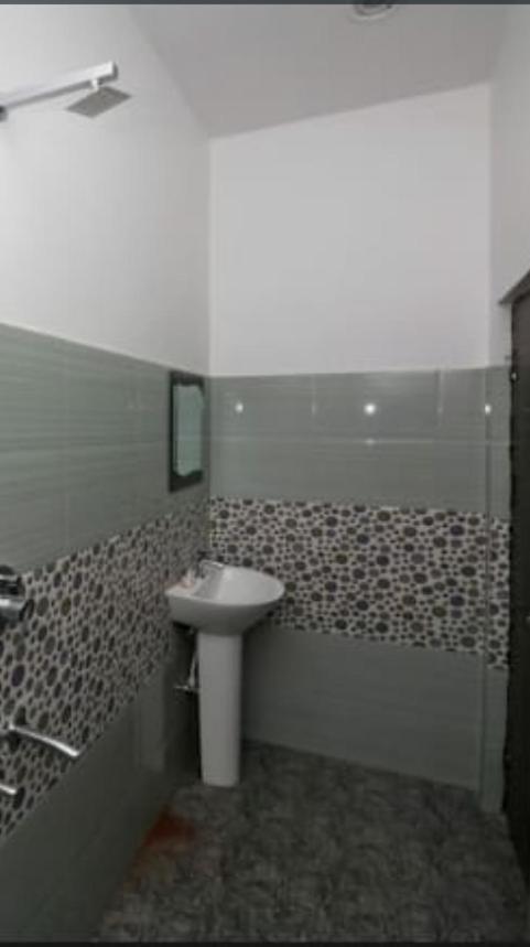 Mannat Rooms Allāhābād Junction Buitenkant foto