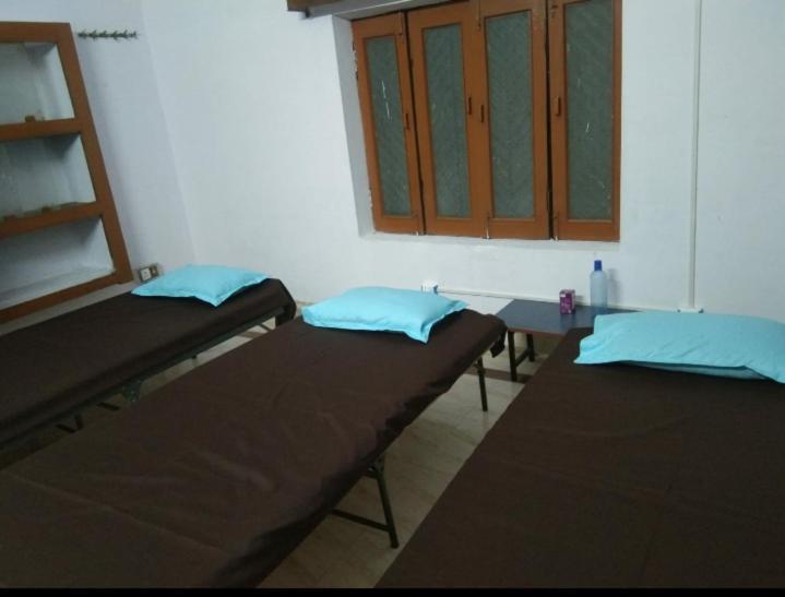 Mannat Rooms Allāhābād Junction Buitenkant foto